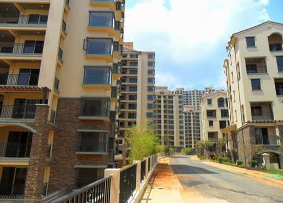 保利房地產開發(fā)有限公司案寧湖峰境二期工程二標段、三標段項目81000㎡