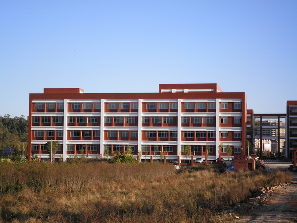 云南盛翔----------新建嵩華學校工程