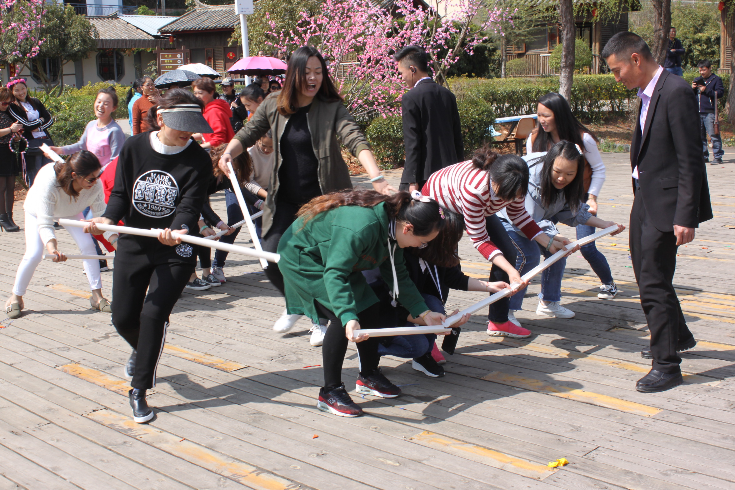 盛翔監(jiān)理公司慶?！叭恕眹H婦女節(jié)