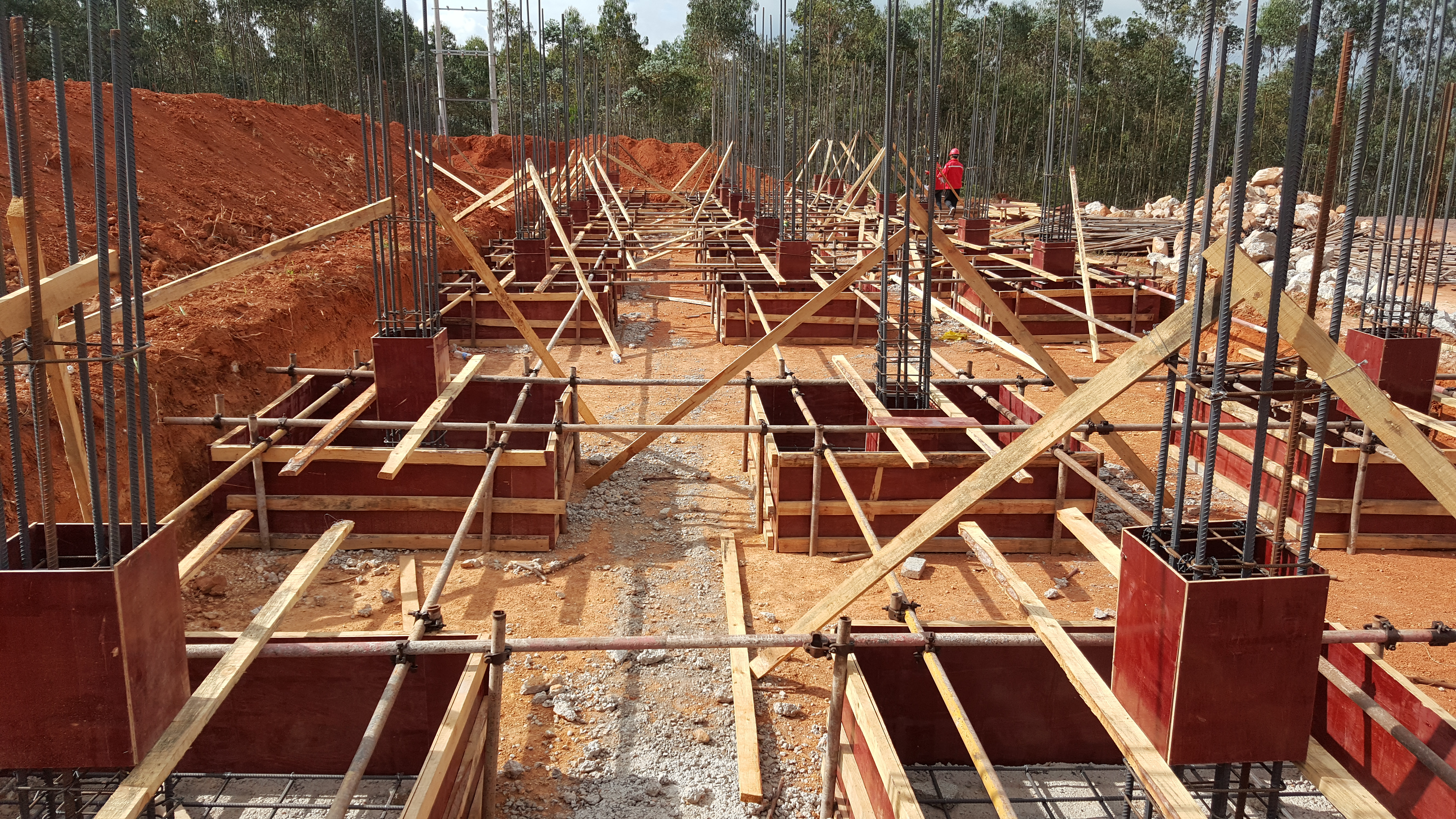 安寧藍(lán)焰燃?xì)庥邢薰咎烊粴庵脫Q草鋪門站建設(shè)項(xiàng)目 進(jìn)展情況