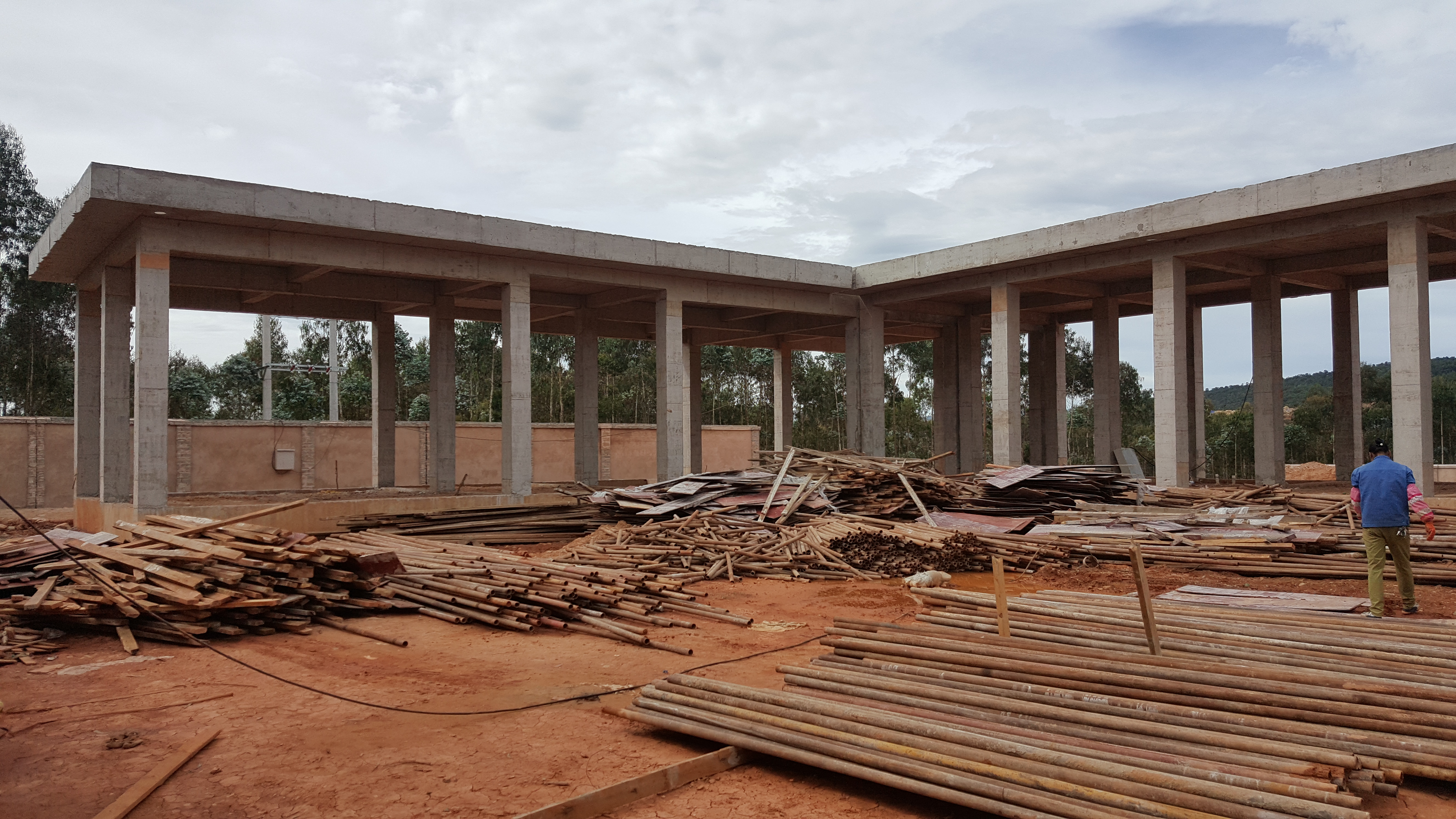 安寧藍(lán)焰燃?xì)庥邢薰咎烊粴庵脫Q草鋪門站建設(shè)項(xiàng)目 進(jìn)展情況