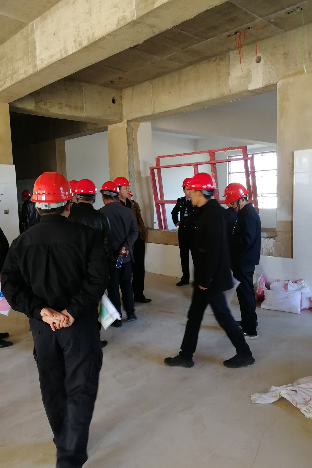 云南省戒毒局強戒系統(tǒng)觀摩學(xué)習(xí)我司監(jiān)理的云南省第二強制隔離戒毒所施工現(xiàn)場