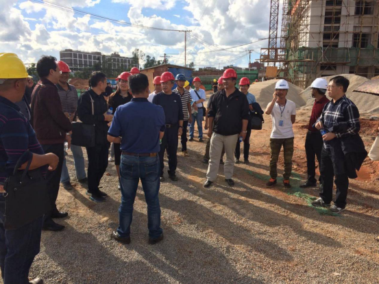 云南省教育廳組織有關(guān)高?；ú块T工作人員到我公司監(jiān)理的云南工藝美術(shù)學(xué)校新校區(qū)建設(shè)項目學(xué)習(xí)交流