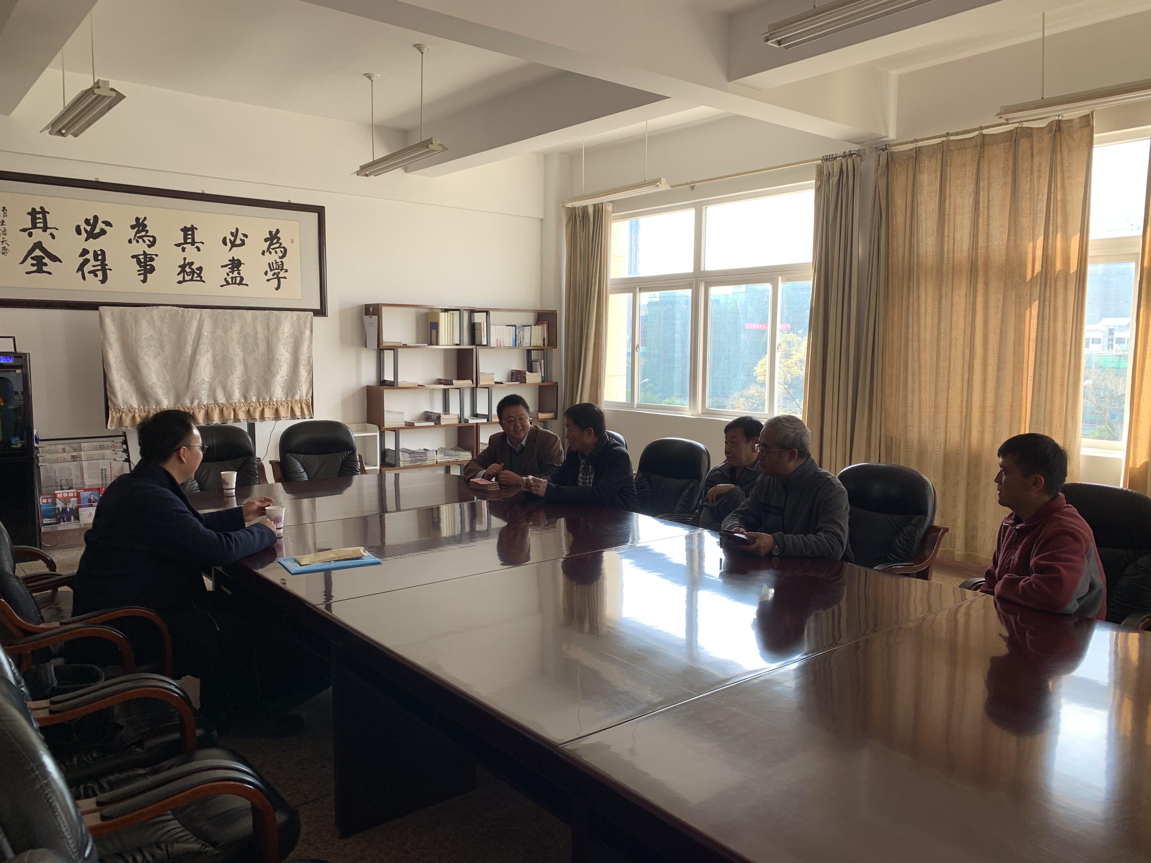 公司對安寧中學、祿脿中學進行2019年度愛心助學捐贈