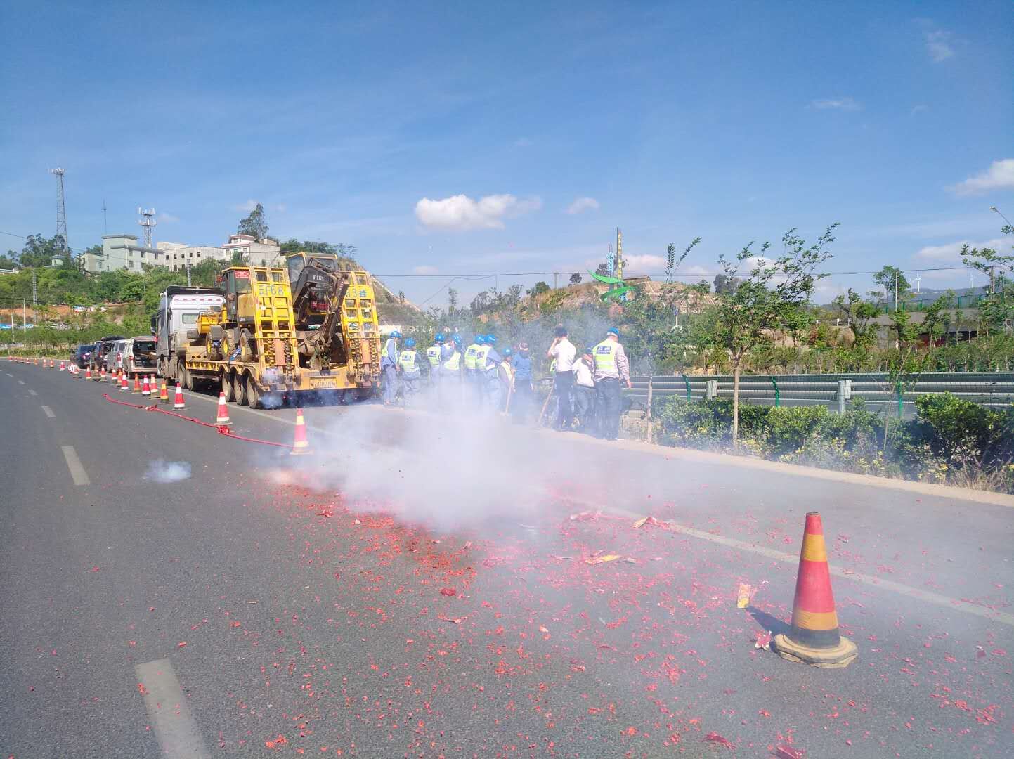安寧市祿脿街道道路照明提升改造項(xiàng)目開工儀式