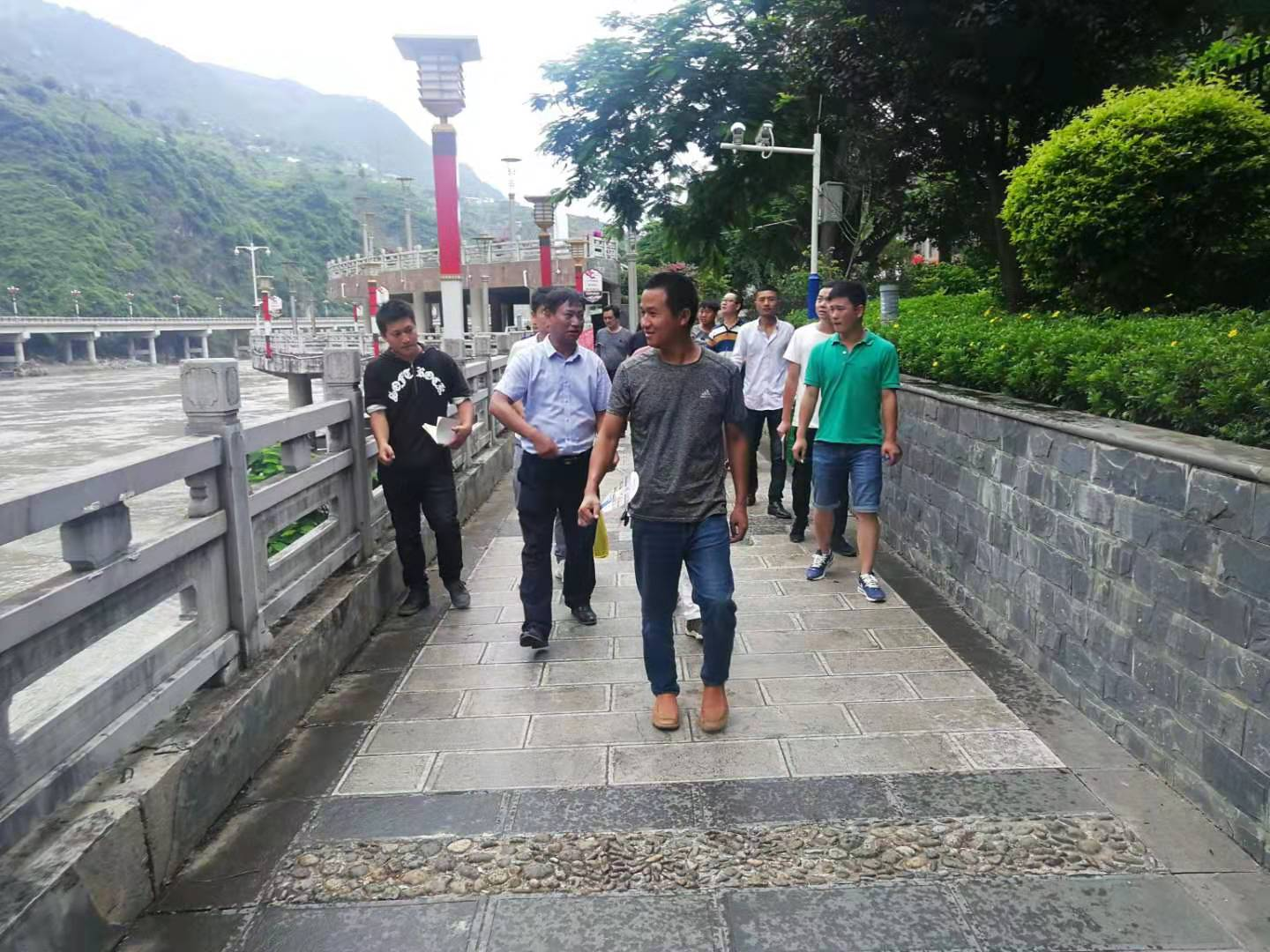 瀘水市賴茂新區(qū)市政道路景觀提升改造建設(shè)項目預(yù)驗收