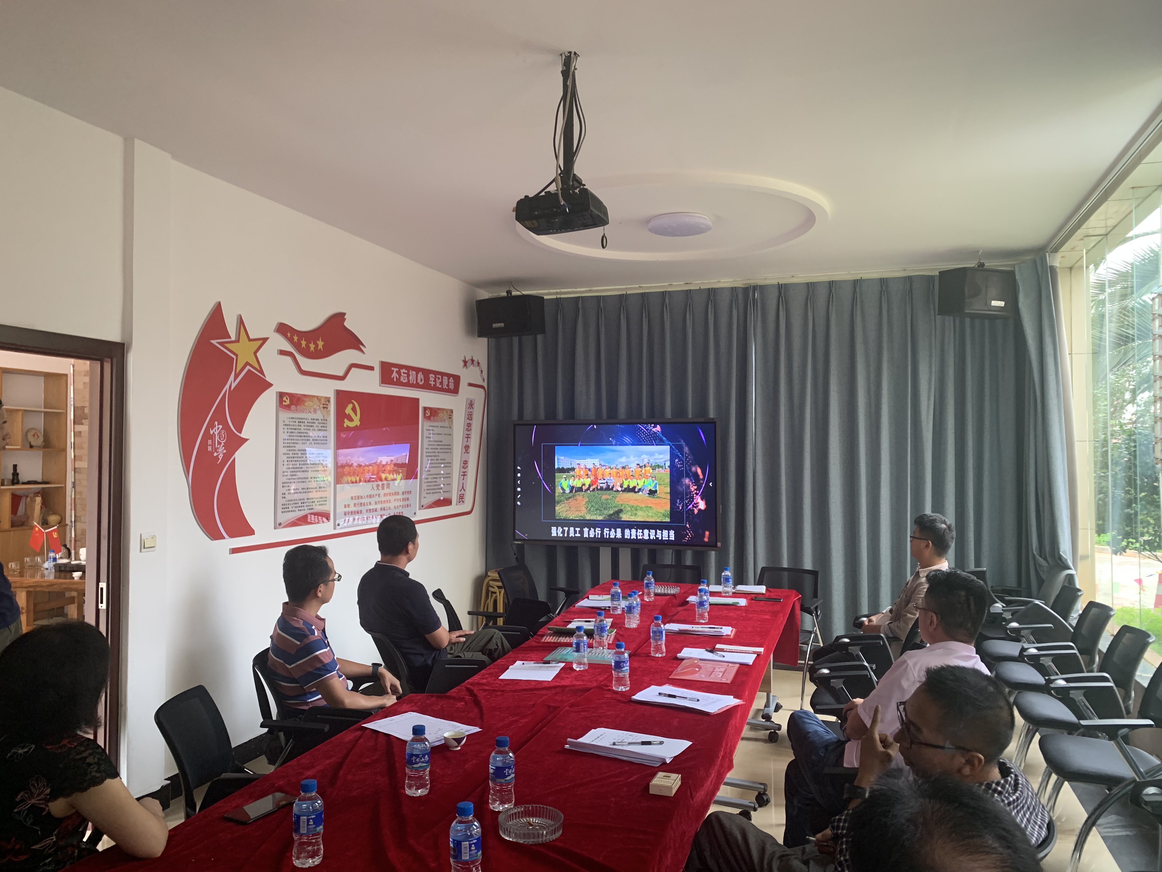 攀枝花市建筑工程學(xué)校各位領(lǐng)導(dǎo)蒞臨我公司調(diào)研指導(dǎo)